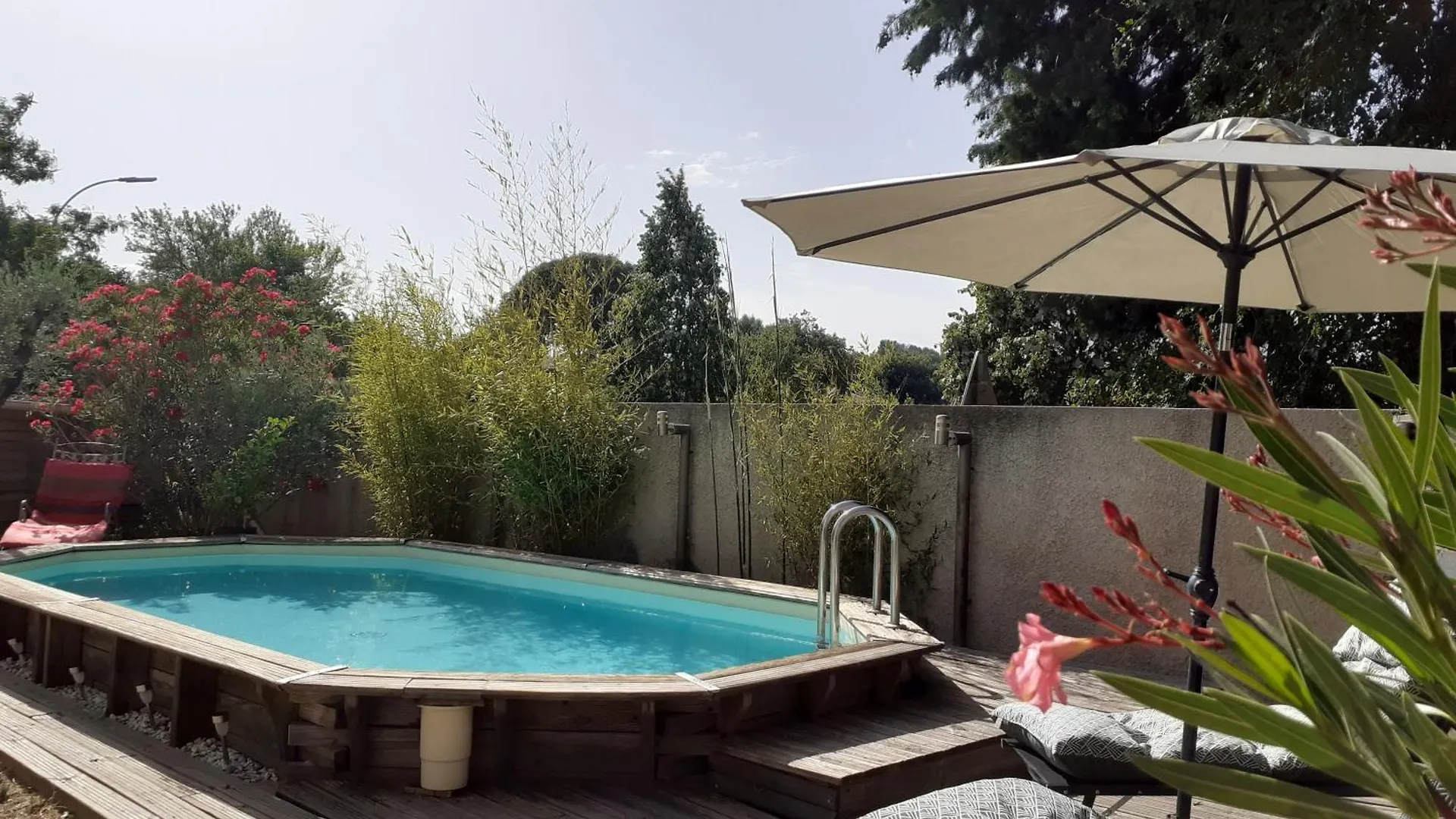 Location Saisonniere Avec Piscine Et Terrasse Au Pied Du Luberon Hotel Lauris Guest house